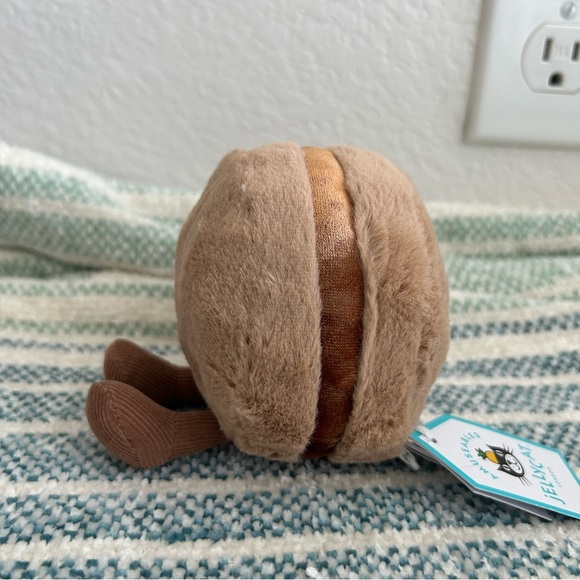 Jellycat Amuseables Mona Macaron - Picture 3 of 6